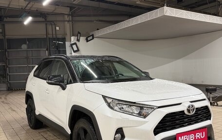 Toyota RAV4, 2021 год, 3 600 000 рублей, 1 фотография