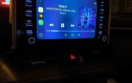 Toyota RAV4, 2021 год, 3 600 000 рублей, 13 фотография