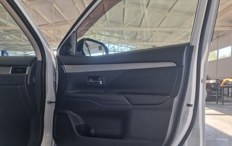 Mitsubishi Outlander III рестайлинг 3, 2013 год, 1 550 000 рублей, 8 фотография