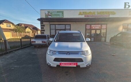 Mitsubishi Outlander III рестайлинг 3, 2013 год, 1 550 000 рублей, 14 фотография