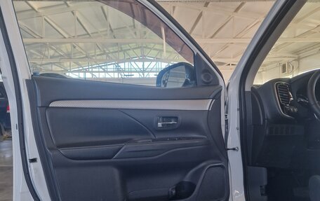 Mitsubishi Outlander III рестайлинг 3, 2013 год, 1 550 000 рублей, 17 фотография