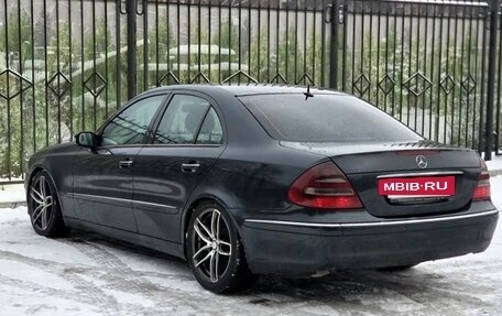 Mercedes-Benz E-Класс, 2002 год, 450 000 рублей, 4 фотография