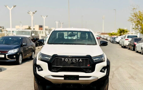 Toyota Hilux VIII, 2024 год, 7 250 000 рублей, 3 фотография