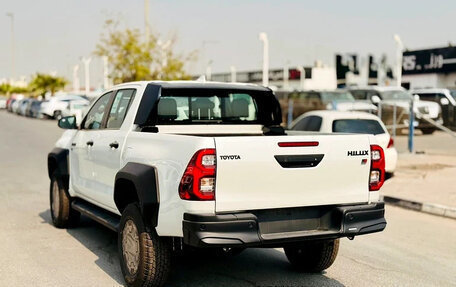 Toyota Hilux VIII, 2024 год, 7 250 000 рублей, 4 фотография