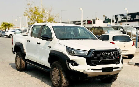 Toyota Hilux VIII, 2024 год, 7 250 000 рублей, 2 фотография