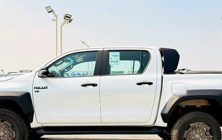 Toyota Hilux VIII, 2024 год, 7 250 000 рублей, 16 фотография