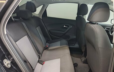 Volkswagen Polo VI (EU Market), 2011 год, 650 000 рублей, 17 фотография