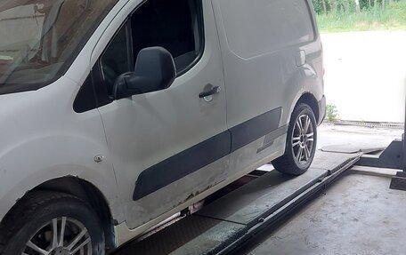 Peugeot Partner II рестайлинг 2, 2010 год, 460 000 рублей, 1 фотография