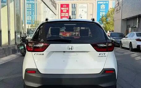 Honda Fit, 2022 год, 1 290 111 рублей, 5 фотография
