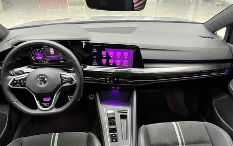 Volkswagen Golf VIII, 2021 год, 1 700 707 рублей, 3 фотография