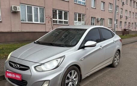 Hyundai Solaris II рестайлинг, 2011 год, 520 000 рублей, 1 фотография