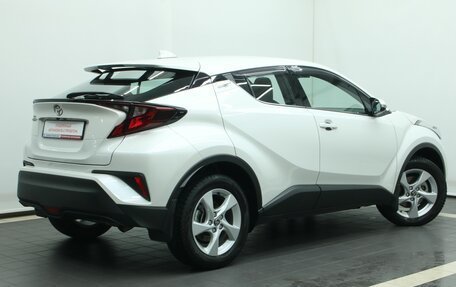 Toyota C-HR I рестайлинг, 2020 год, 2 800 000 рублей, 3 фотография