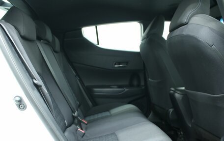 Toyota C-HR I рестайлинг, 2020 год, 2 800 000 рублей, 5 фотография