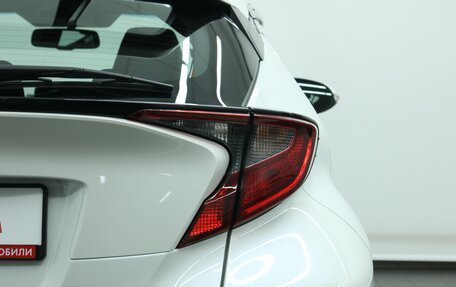 Toyota C-HR I рестайлинг, 2020 год, 2 800 000 рублей, 17 фотография