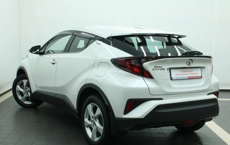 Toyota C-HR I рестайлинг, 2020 год, 2 800 000 рублей, 11 фотография