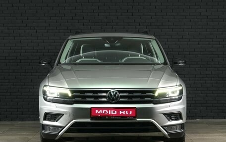 Volkswagen Tiguan II, 2019 год, 2 230 000 рублей, 2 фотография