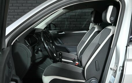 Volkswagen Tiguan II, 2019 год, 2 230 000 рублей, 16 фотография