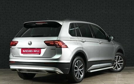 Volkswagen Tiguan II, 2019 год, 2 230 000 рублей, 7 фотография
