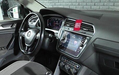 Volkswagen Tiguan II, 2019 год, 2 230 000 рублей, 14 фотография