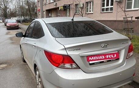 Hyundai Solaris II рестайлинг, 2011 год, 520 000 рублей, 4 фотография