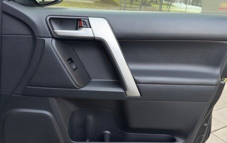 Toyota Land Cruiser Prado 150 рестайлинг 2, 2018 год, 5 050 000 рублей, 25 фотография