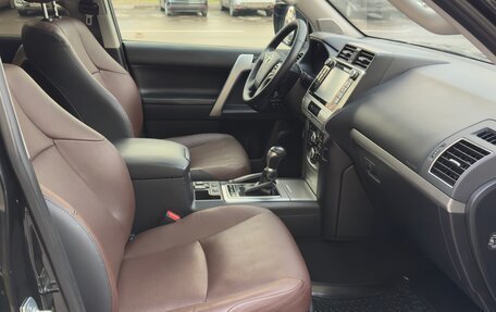 Toyota Land Cruiser Prado 150 рестайлинг 2, 2018 год, 5 050 000 рублей, 26 фотография