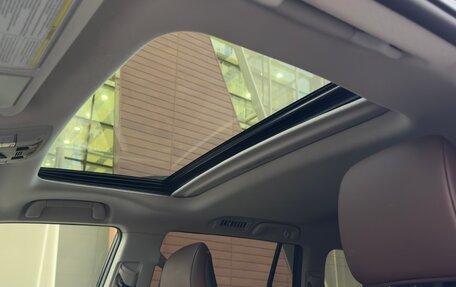 Toyota Land Cruiser Prado 150 рестайлинг 2, 2018 год, 5 050 000 рублей, 31 фотография