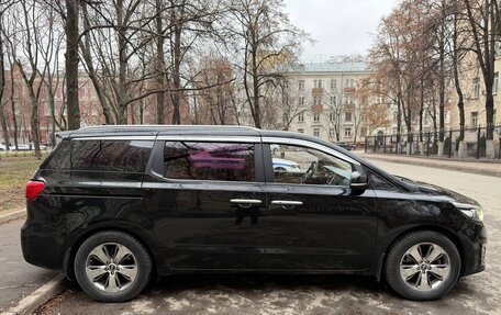 KIA Carnival III, 2016 год, 3 000 000 рублей, 5 фотография