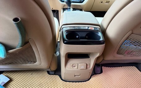 KIA Carnival III, 2016 год, 3 000 000 рублей, 13 фотография