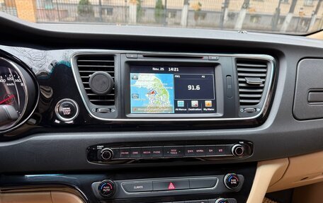 KIA Carnival III, 2016 год, 3 000 000 рублей, 12 фотография