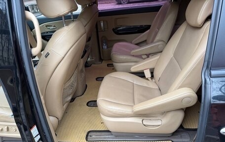 KIA Carnival III, 2016 год, 3 000 000 рублей, 14 фотография