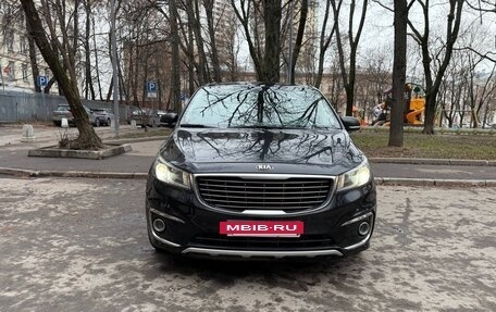 KIA Carnival III, 2016 год, 3 000 000 рублей, 7 фотография
