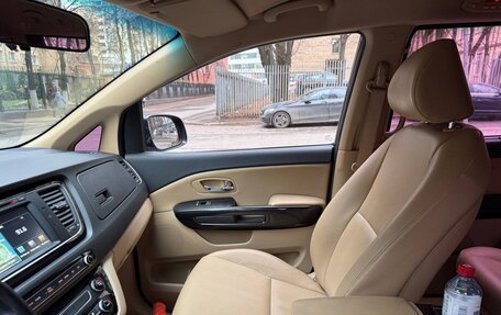 KIA Carnival III, 2016 год, 3 000 000 рублей, 16 фотография