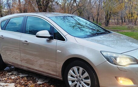 Opel Astra J, 2011 год, 750 000 рублей, 3 фотография