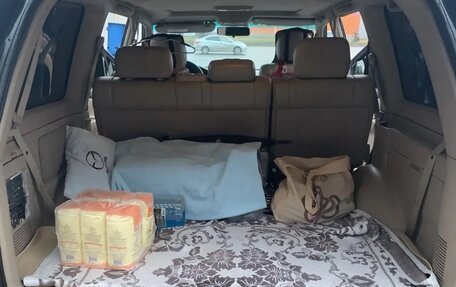 Toyota Land Cruiser 100 рестайлинг 2, 2000 год, 1 580 000 рублей, 13 фотография