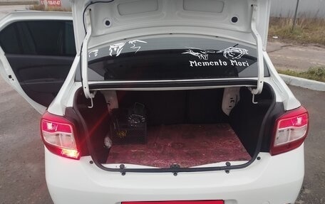 Renault Logan II, 2017 год, 850 000 рублей, 4 фотография