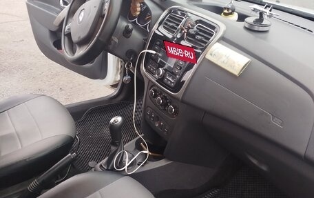 Renault Logan II, 2017 год, 850 000 рублей, 24 фотография