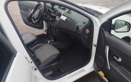 Renault Logan II, 2017 год, 850 000 рублей, 25 фотография