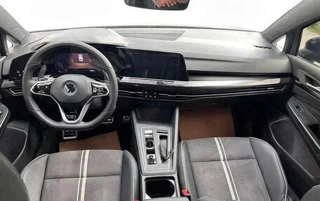 Volkswagen Golf VIII, 2022 год, 1 450 000 рублей, 8 фотография