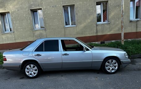 Mercedes-Benz E-Класс, 1995 год, 400 000 рублей, 1 фотография