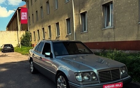 Mercedes-Benz E-Класс, 1995 год, 400 000 рублей, 2 фотография