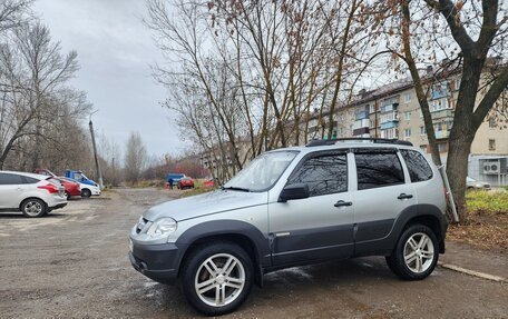 Chevrolet Niva I рестайлинг, 2015 год, 499 000 рублей, 3 фотография