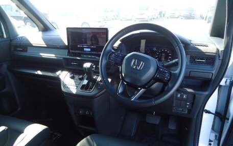 Honda Stepwgn, 2022 год, 2 800 000 рублей, 6 фотография