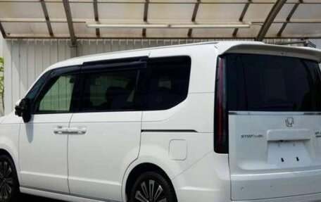 Honda Stepwgn, 2022 год, 2 800 000 рублей, 14 фотография