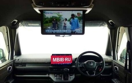 Honda Stepwgn, 2022 год, 2 800 000 рублей, 16 фотография