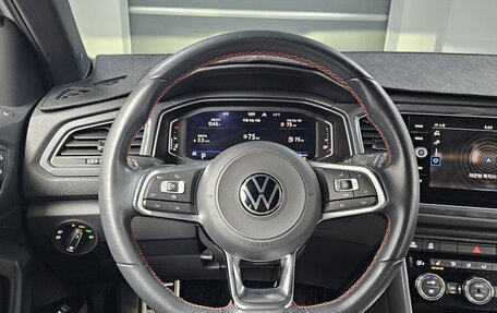 Volkswagen T-Roc I, 2021 год, 1 880 000 рублей, 16 фотография