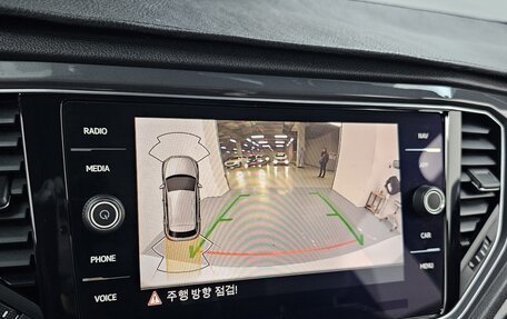 Volkswagen T-Roc I, 2021 год, 1 880 000 рублей, 17 фотография