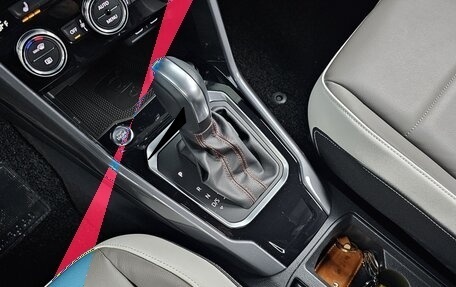 Volkswagen T-Roc I, 2021 год, 1 880 000 рублей, 10 фотография