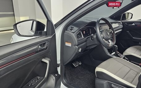 Volkswagen T-Roc I, 2021 год, 1 880 000 рублей, 12 фотография