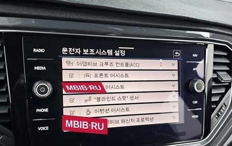 Volkswagen T-Roc I, 2021 год, 1 880 000 рублей, 19 фотография